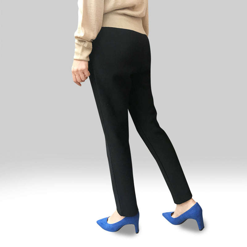 Women's GIMO Pants w.Embroidery point (강아지 자수 지퍼 한국 기모바지)